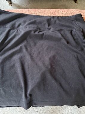 Shale Black Athletic Skort